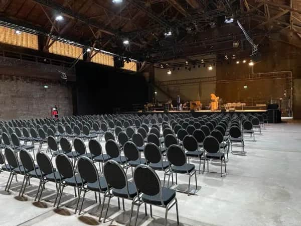 Bankettstühle mieten in Köln – Hochwertige Mietmöbel